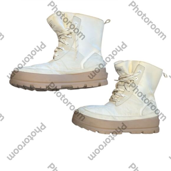 UGG Women's Lug Boot White, Size 9.5, - Picture 4 of 12